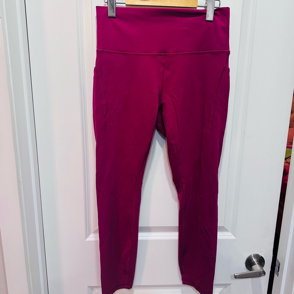 Lululemon Raspberry Leggings Wunderunder with pockets - Picture 4 of 8